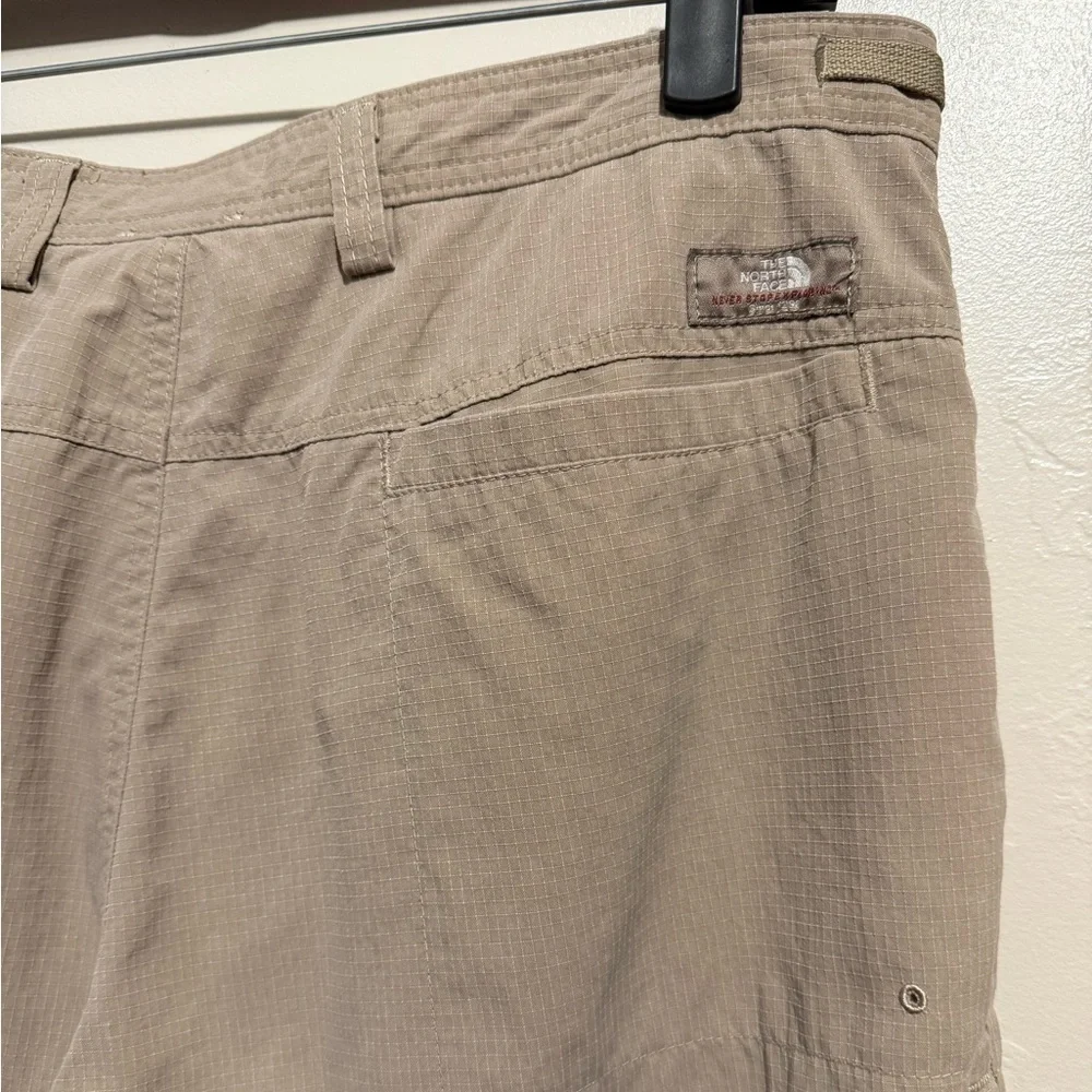 Men's The North Face Tan 100% Nylon Cargo Outdoor Hiking Shorts 32 Reg